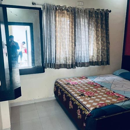Hotel Sai Vasant Vihar เชอร์ดี ภายนอก รูปภาพ